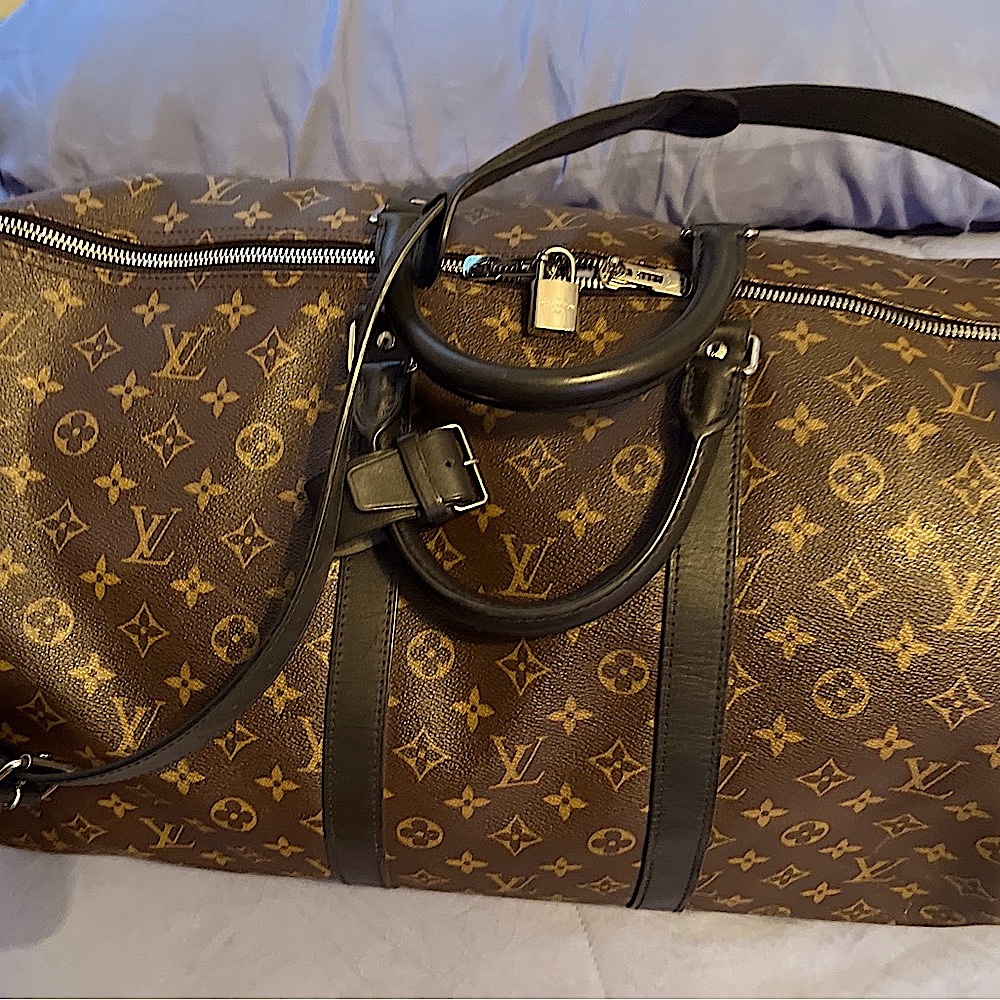 THIS IS LOUIS VUITTON 100% Authentic ( DUFFLE )